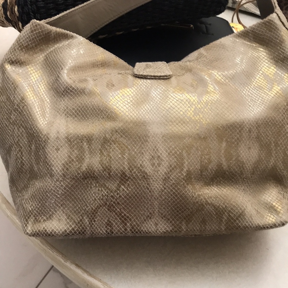 Dooney and Bourke purse - Picture 4 of 7